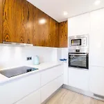 Riu - Close To Bars Shops And Restaurants Апартаменты