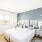 Апартаменты Riu - Close To Bars Shops And Restaurants *