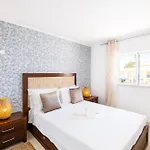 Riu - Close To Bars Shops And Restaurants Апартаменты *