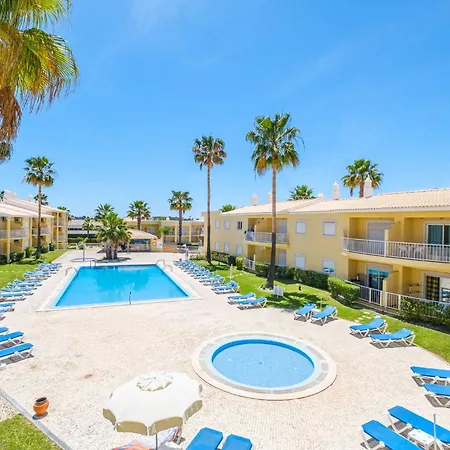 Riu - Close To Bars Shops And Restaurants אלבופיירה