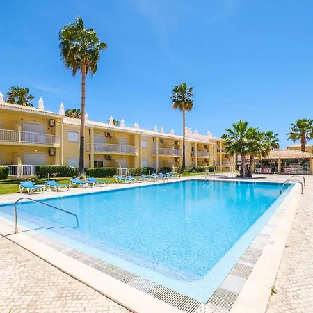 Riu - Close To Bars Shops And Restaurants * אלבופיירה