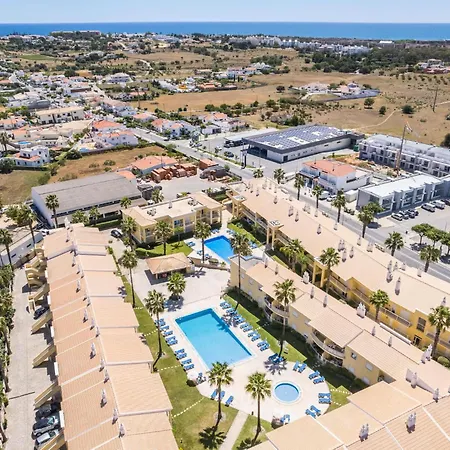 Riu - Close To Bars Shops And Restaurants Апартаменты