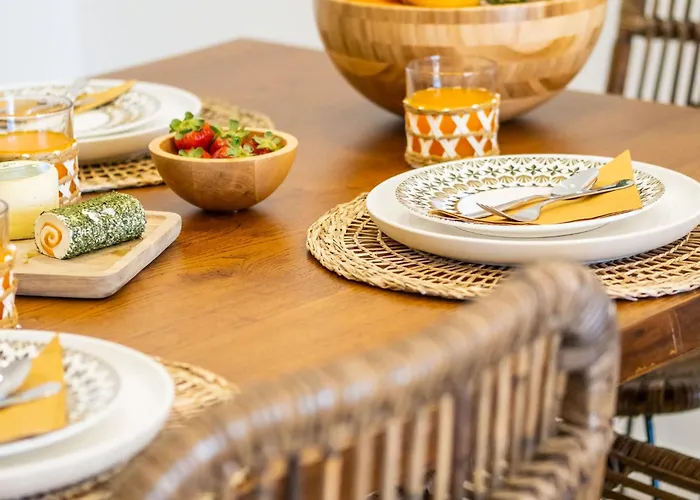 Riu - Close To Bars Shops And Restaurants