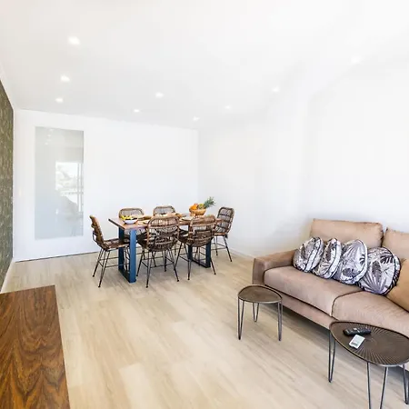 Semesterbostad Riu - Close To Bars Shops And Restaurants